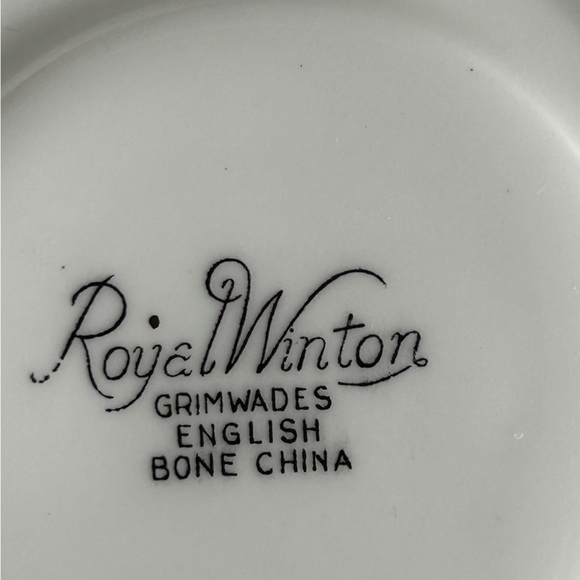 Royal Winton Grimwades Gold Lustre Tea Cup and Saucer - Picture 7 of 9